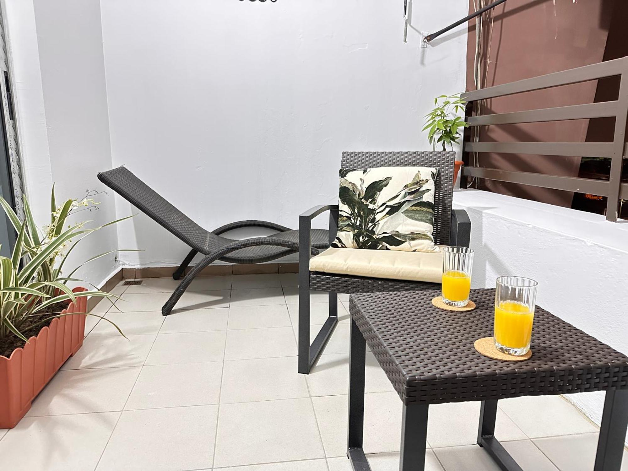 Living 1Bed -Spacious Fully Equipped - Lively Area Apartment Abidjan Luaran gambar