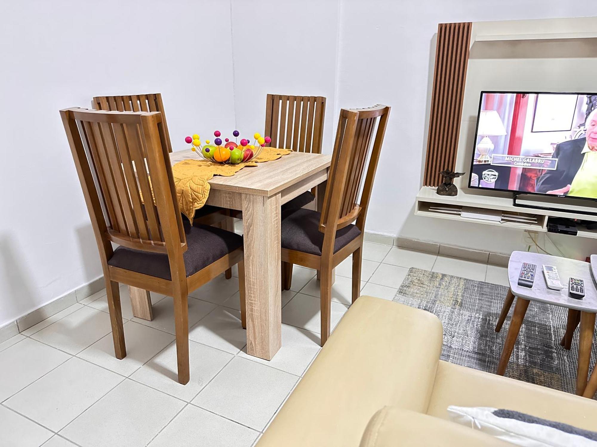 Living 1Bed -Spacious Fully Equipped - Lively Area Apartment Abidjan Luaran gambar