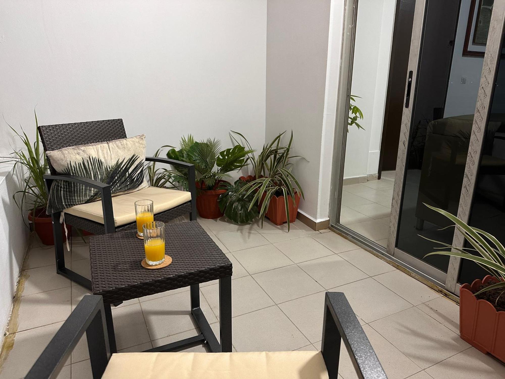 Living 1Bed -Spacious Fully Equipped - Lively Area Apartment Abidjan Luaran gambar