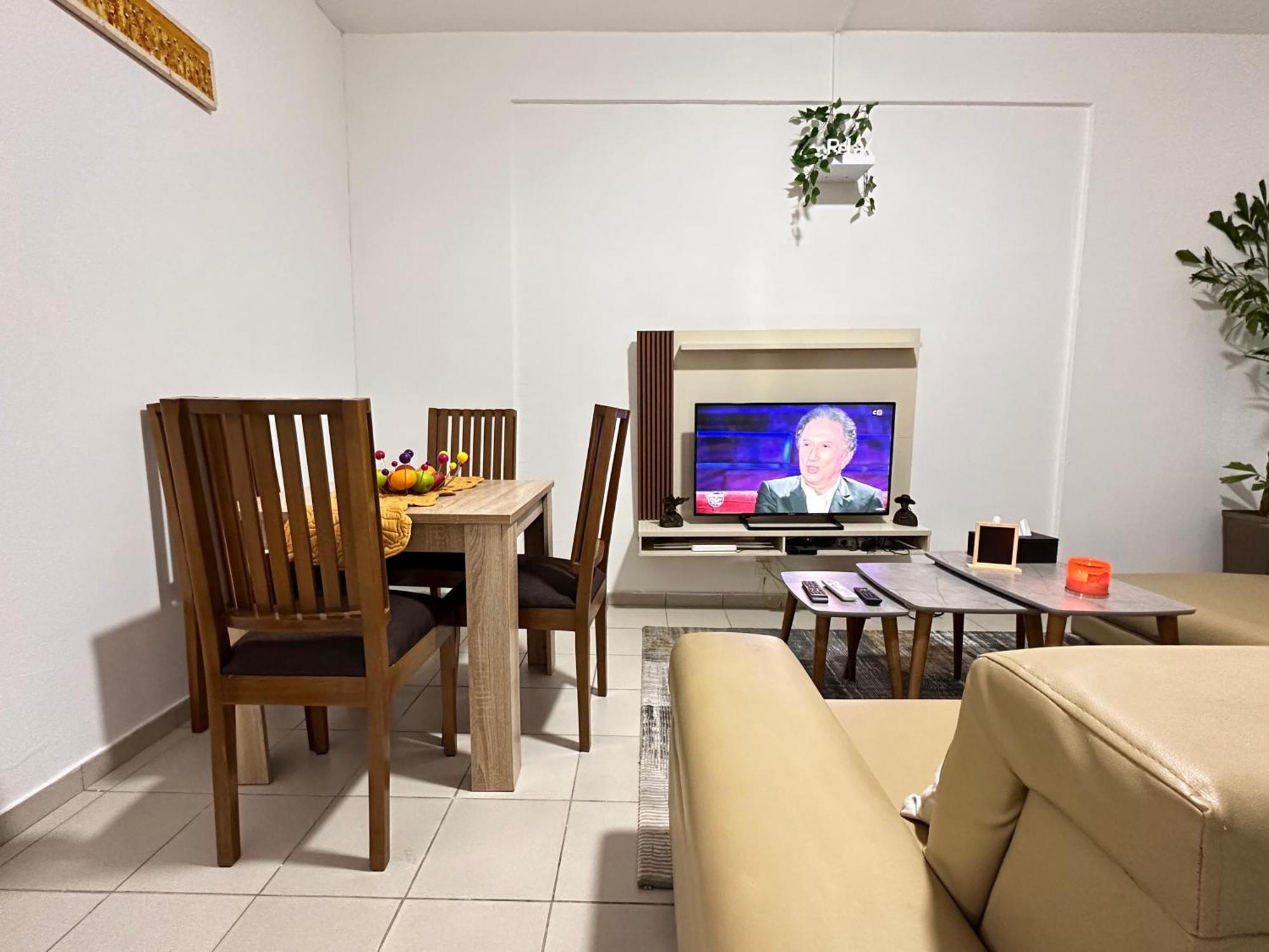 Living 1Bed -Spacious Fully Equipped - Lively Area Apartment Abidjan Luaran gambar